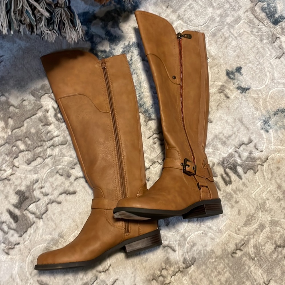 Guess boots